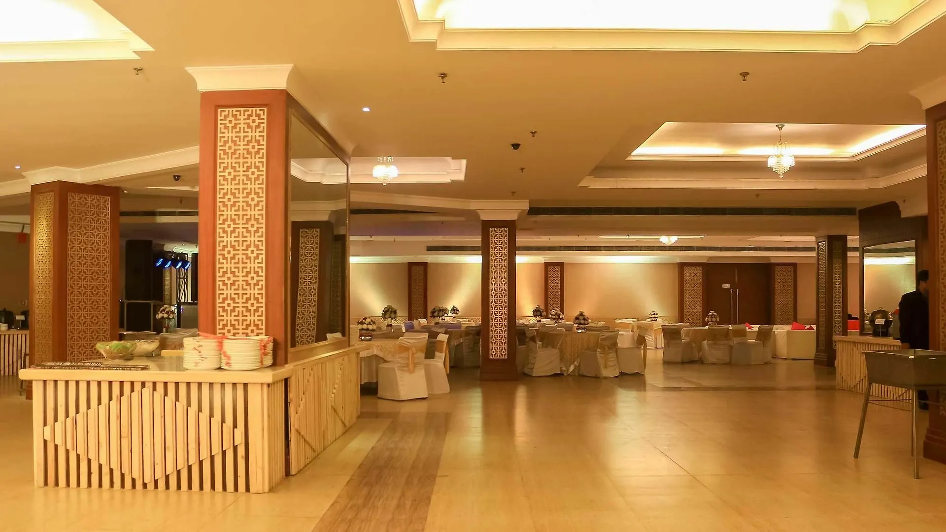 Dee Marks Airport Hotel & Resorts New Delhi 4*,